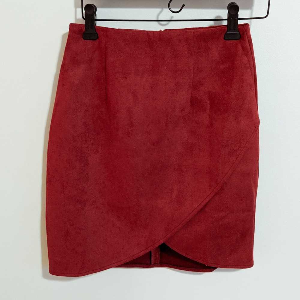 NWT Burgundy Sabo Mini Faux Suede Skirt